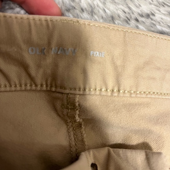 Old Navy Women’s Pixie Pants - Picture 3 of 4